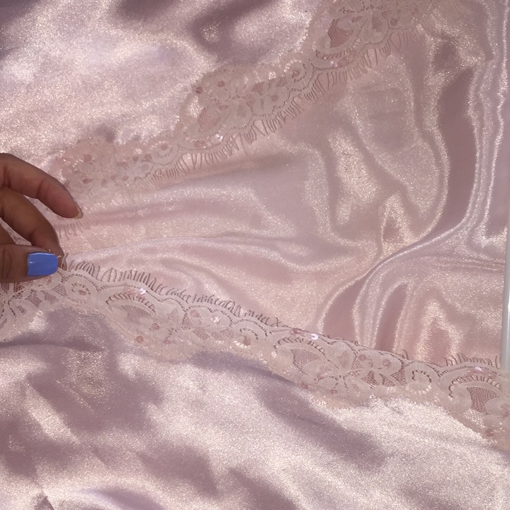 Silk Pink Robe - Picture 4 of 6